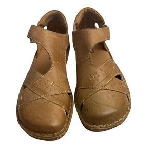 Josef‎ Seibel Resalie 03 Camel Capri Sandal Size 10